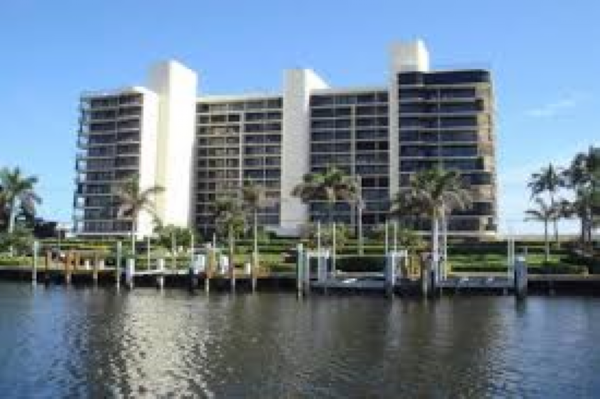 Villa Magna - Florida Waterfront Condos